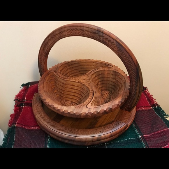 Carved Expanding Wooden Bowl/Trivet.